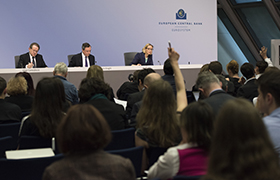 View webcasts of ECB press conferences Mario Draghi and Vítor Constâncio at the ECB press conference)